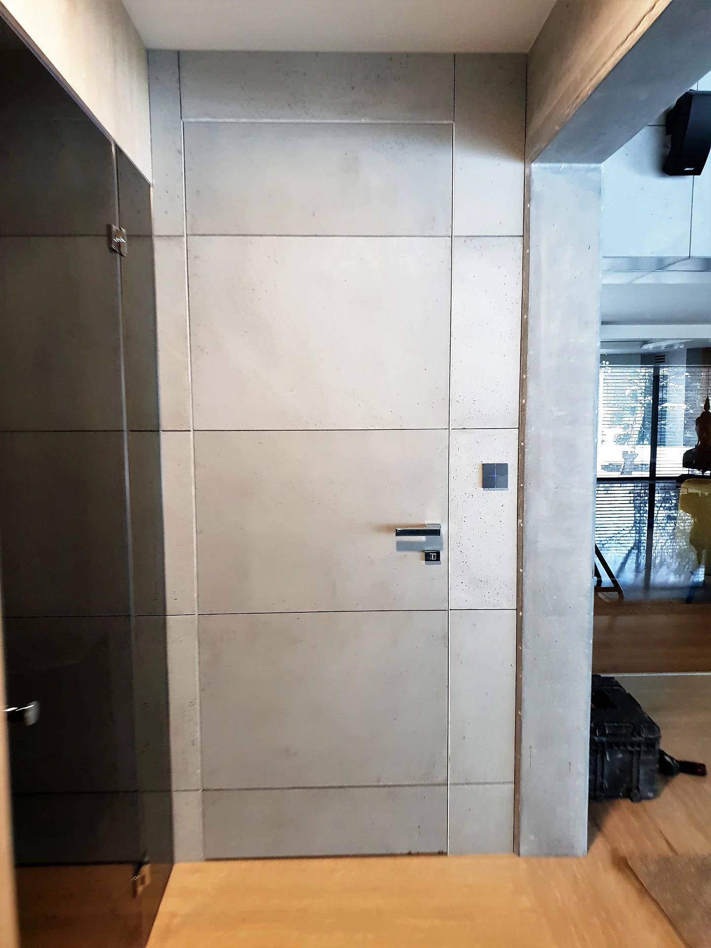 drzwi w plycie betonowej Drzwi w okładzinie z betonu