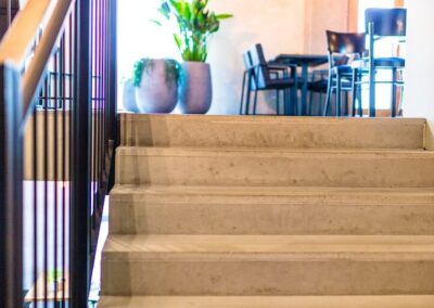 Okładziny schodów z betonu