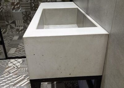 Umywalka z betonu pod zamówienie.